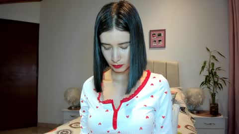 Snapshot of vallejo_macarena chatting on 12/07/24, 02:09 Macarena online show from 12/07/24, 02:09