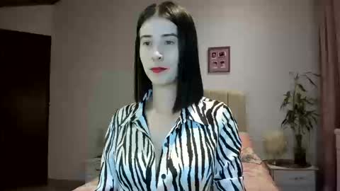 Snapshot of vallejo_macarena chatting on 09/25/25, 03:54 Macarena online show from 09/25/25, 03:54
