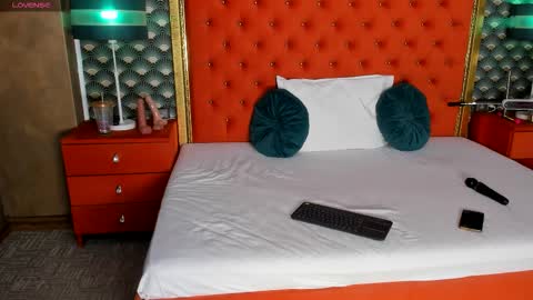 Valerie Val V online show from 09/18/25, 11:51