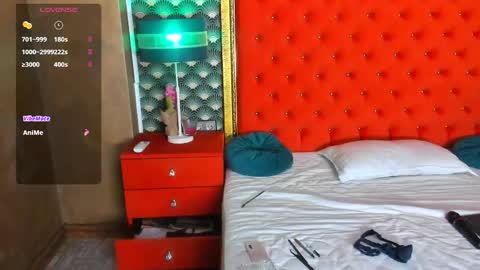 Snapshot of valleriejonnes chatting on 05/13/26, 05:38 Valerie Val V online show from 05/13/26, 05:38