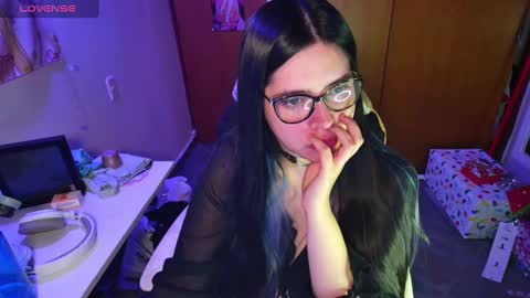 Im Violet online show from 12/22/24, 06:06