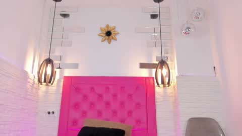 Vallolet Peach  online show from 01/17/25, 02:18