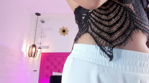 Vallolet Peach  online show from 02/28/25, 11:36