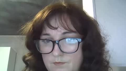 Snapshot of vally_bek1 chatting on 11/13/25, 07:51 vally_bek1 online show from 11/13/25, 07:51