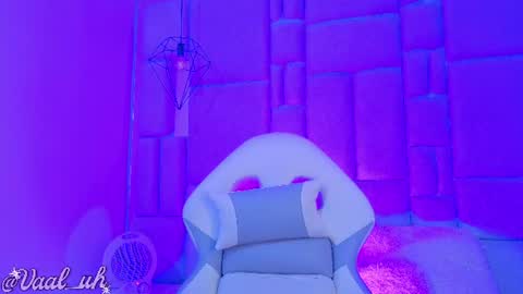 Snapshot of valuh_blake chatting on 07/23/26, 04:10 Valuh online show from 07/23/26, 04:10