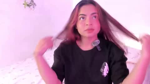 valy_shyness online show from 11/18/25, 01:55