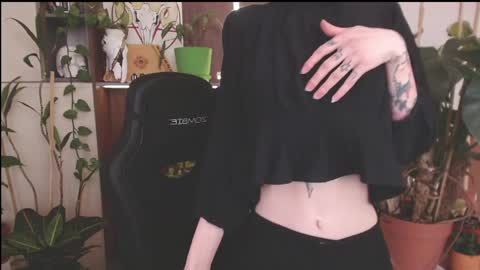 Mollyy Valentine online show from 03/31/26, 08:59