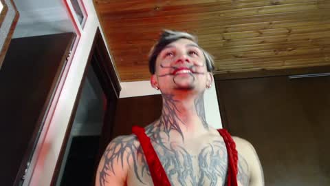 david guzman i model independenthelp me with a thumbs up online show from 01/23/25, 12:25