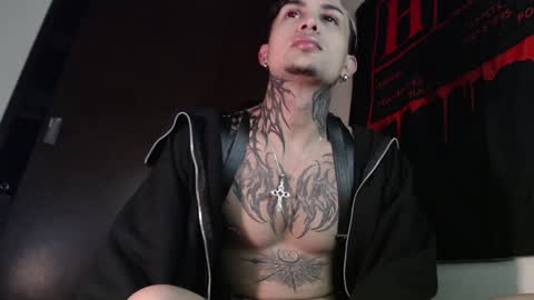 david guzman i model independenthelp me with a thumbs up online show from 02/01/25, 03:08