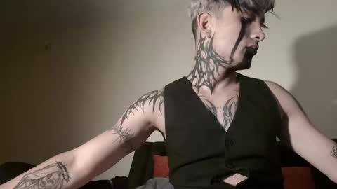 david guzman i model independenthelp me with a thumbs up online show from 03/07/25, 03:08