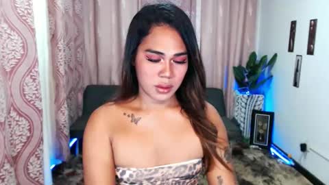 vampy_ebony_laxine online show from 09/14/25, 12:10