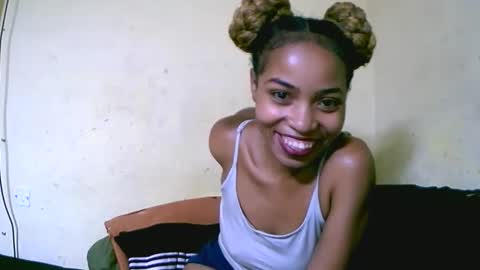 vanah344375 online show from 09/23/25, 10:02