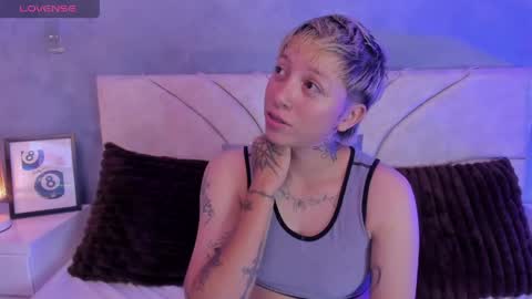 vane_grey online show from 05/24/26, 07:19