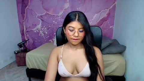 vane_latin18 online show from 02/25/26, 08:07