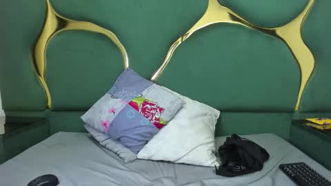 Vane online show from 12/05/25, 07:21