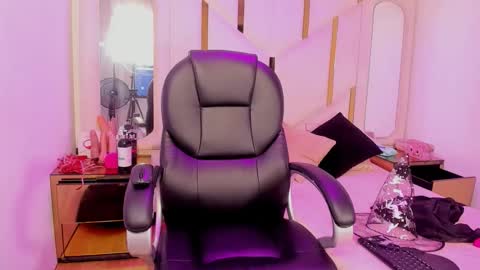 Vane online show from 04/18/26, 07:07