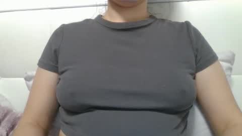 VanesaJewel online show from 10/28/25, 05:37