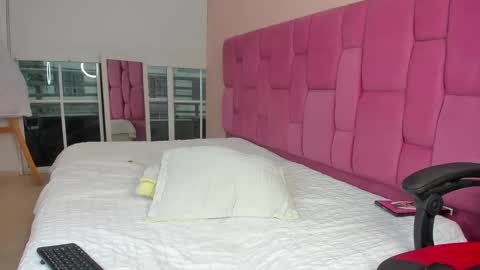 vaness_dior online show from 02/13/25, 08:34