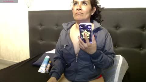 Vanessa online show from 10/03/25, 10:29