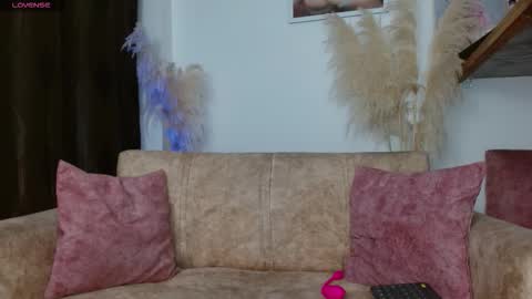 VANESSA BRETT online show from 02/18/26, 12:39