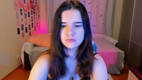 Snapshot of vanessa_brills chatting on 12/20/24, 09:28 Vanessa online show from 12/20/24, 09:28
