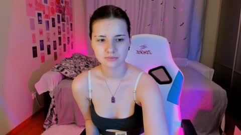 Snapshot of vanessa_brills chatting on 01/08/25, 09:23 Vanessa online show from 01/08/25, 09:23