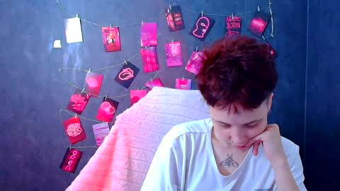 Snapshot of vanessa_lissme chatting on 08/03/26, 09:04 Vanessa online show from 08/03/26, 09:04