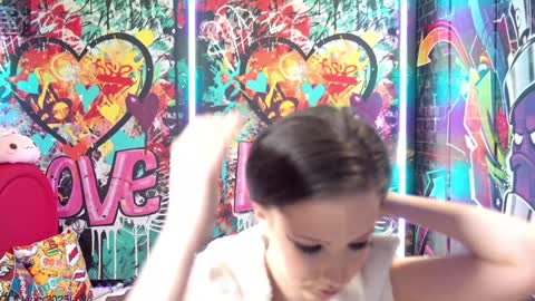  Vanessa  online show from 10/27/25, 03:49