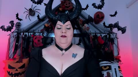 Vanessa online show from 10/30/25, 12:17