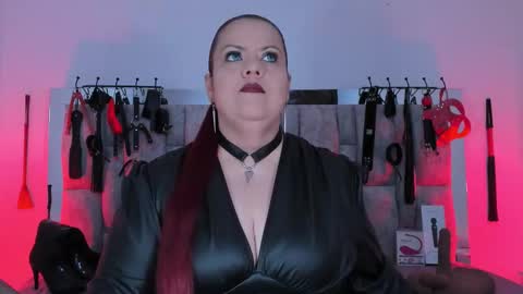 Vanessa online show from 11/12/25, 12:16