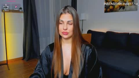 vanessa_moonn online show from 11/18/25, 02:43