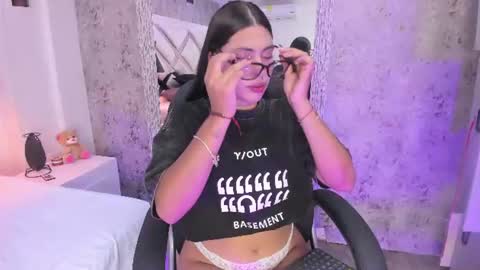Vanessa  online show from 07/11/26, 08:00
