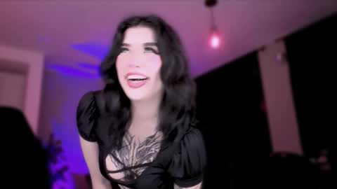 Vanessa  online show from 11/28/25, 02:14