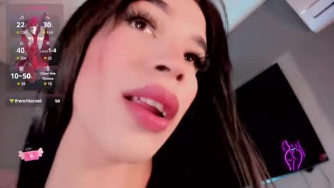 Snapshot of vanessacastroo chatting on 09/09/25, 10:20 vanessacastroo online show from 09/09/25, 10:20