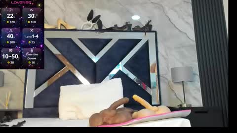 Vanessa Hard online show from 12/14/25, 07:40