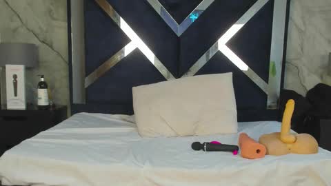 Vanessa Hard online show from 02/18/26, 08:16