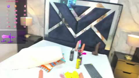 Vanessa Hard online show from 04/17/26, 08:23