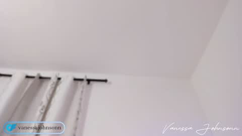 vanessajohnsonn online show from 12/25/24, 01:31
