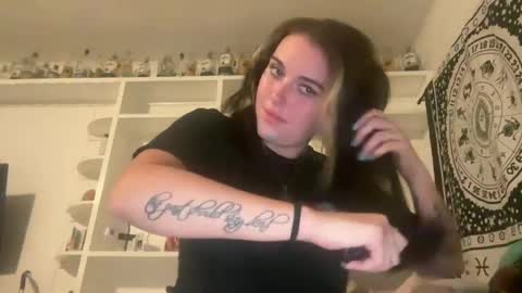 Snapshot of vanessaluvs2play chatting on 09/28/25, 11:54 vanessaluvs2play online show from 09/28/25, 11:54