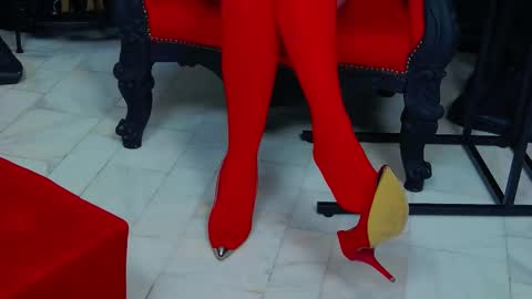 Miss Vanessa online show from 02/19/25, 04:44