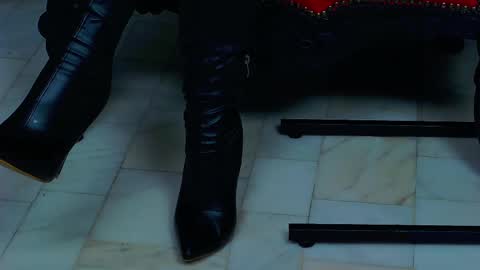 Miss Vanessa online show from 03/10/25, 01:10