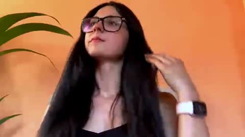 Snapshot of vanessashinex chatting on 07/01/26, 02:18 VanessaShineX online show from 07/01/26, 02:18
