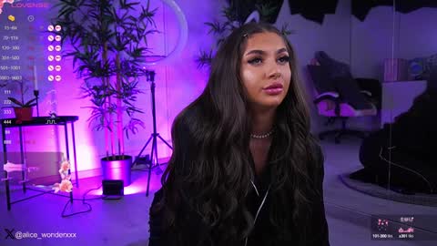 Vanessa Simon online show from 01/14/25, 06:24