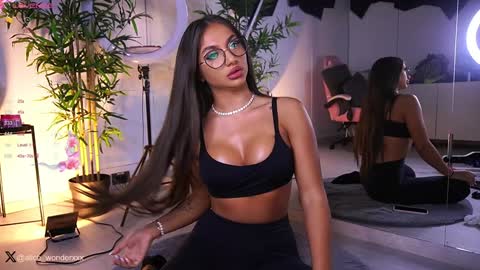 Vanessa Simon online show from 01/24/25, 06:03