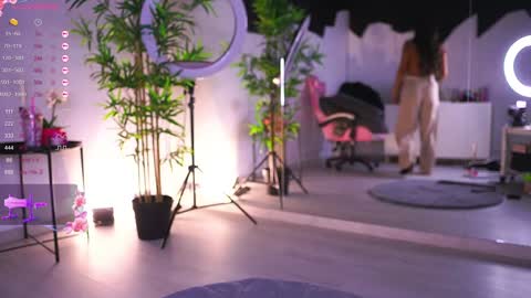 Vanessa Simon online show from 02/04/25, 05:53