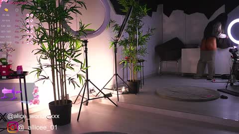 Vanessa Simon online show from 02/08/25, 06:12