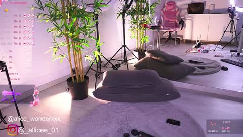 Vanessa Simon online show from 02/08/25, 12:17