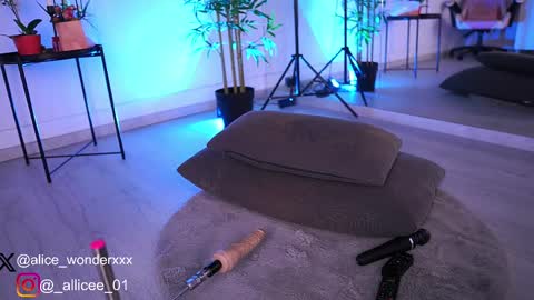 Vanessa Simon online show from 03/08/25, 10:11