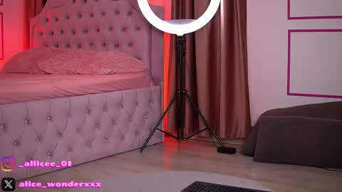 Vanessa Simon online show from 11/13/25, 06:34