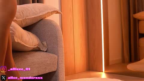 Vanessa Simon online show from 03/26/26, 06:08